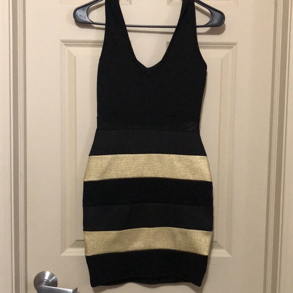 Black and gold stripes. A single stripe of mesh material. - Picture 2 of 2